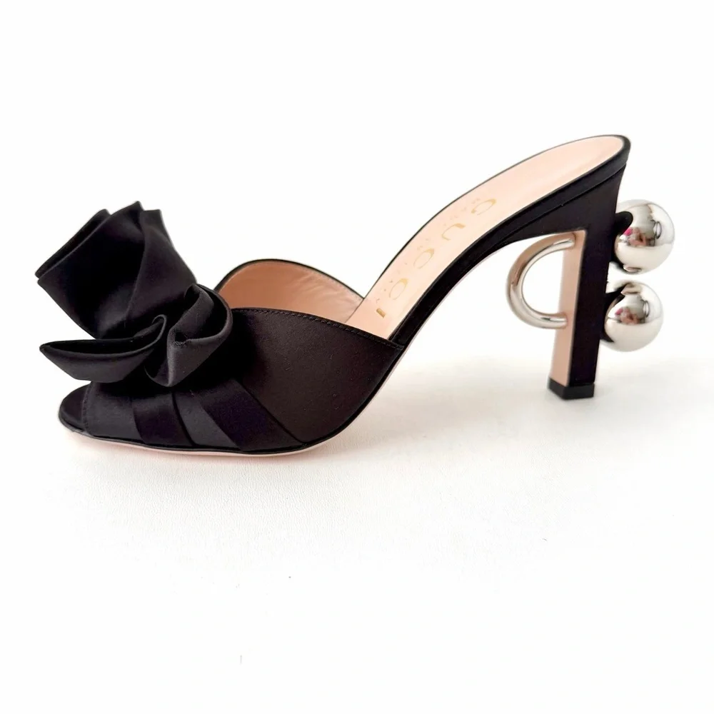 GUCCI | Black Satin Shawana Bow Flower Mule Heels with Silver GG Ball Heel EU 37 - Picture 5 of 14